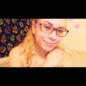 Meet your Posher, Isel